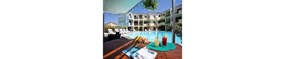 Ariadimari Hotel